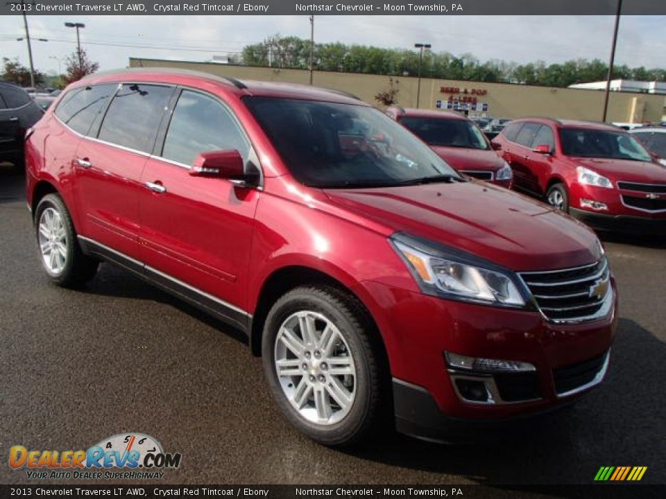 Front 3/4 View of 2013 Chevrolet Traverse LT AWD Photo #2