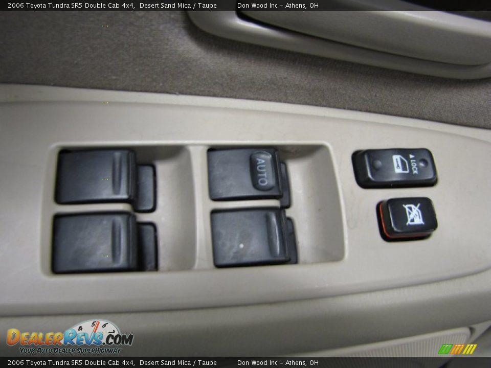 2006 Toyota Tundra SR5 Double Cab 4x4 Desert Sand Mica / Taupe Photo #12