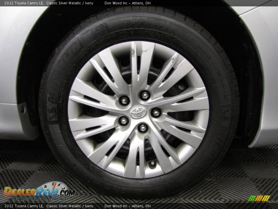 2012 Toyota Camry LE Classic Silver Metallic / Ivory Photo #24