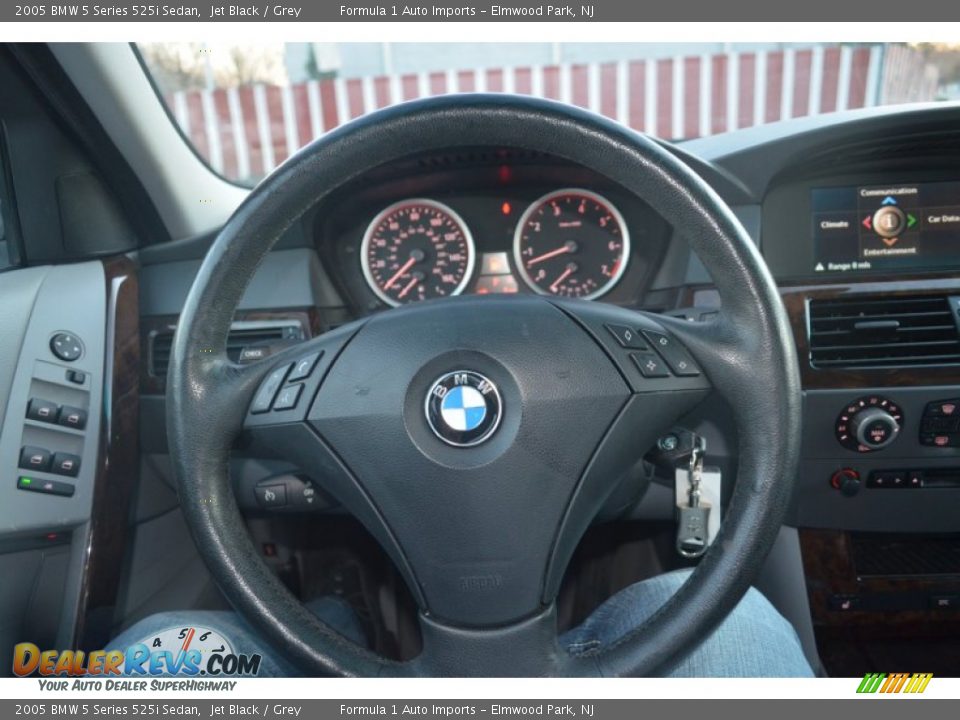 2005 BMW 5 Series 525i Sedan Jet Black / Grey Photo #10