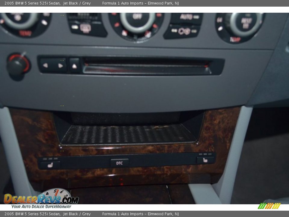 2005 BMW 5 Series 525i Sedan Jet Black / Grey Photo #15