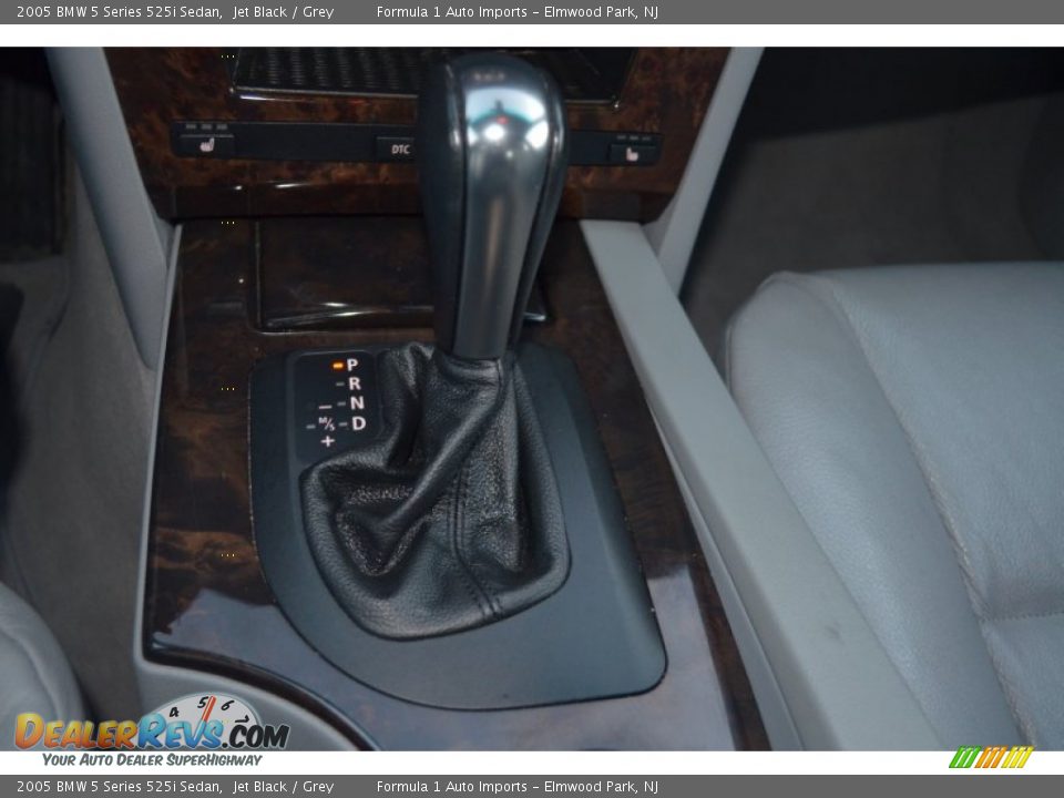 2005 BMW 5 Series 525i Sedan Jet Black / Grey Photo #16