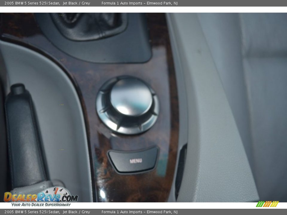 2005 BMW 5 Series 525i Sedan Jet Black / Grey Photo #17