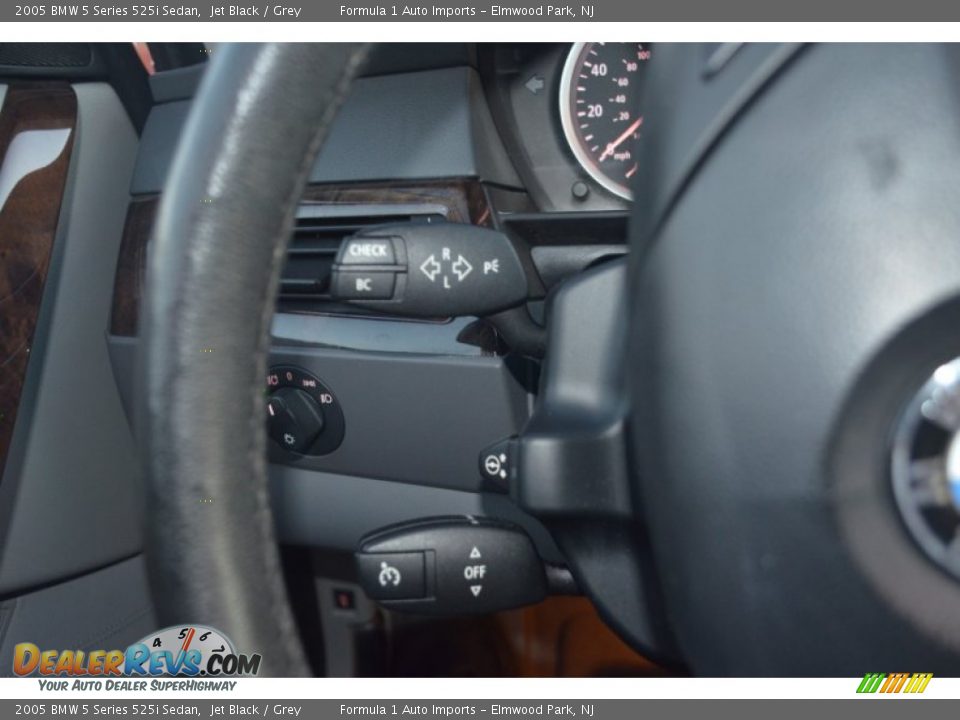 2005 BMW 5 Series 525i Sedan Jet Black / Grey Photo #20
