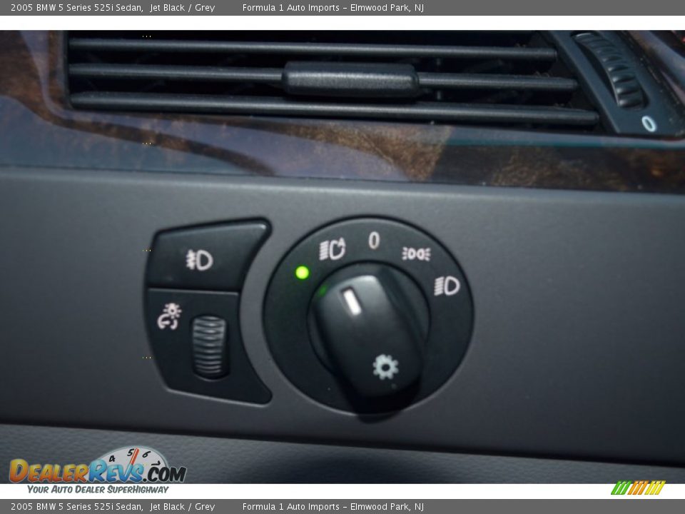2005 BMW 5 Series 525i Sedan Jet Black / Grey Photo #21