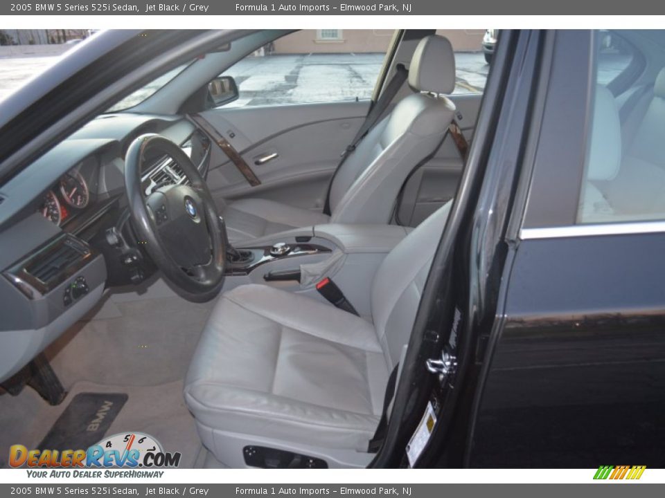2005 BMW 5 Series 525i Sedan Jet Black / Grey Photo #22