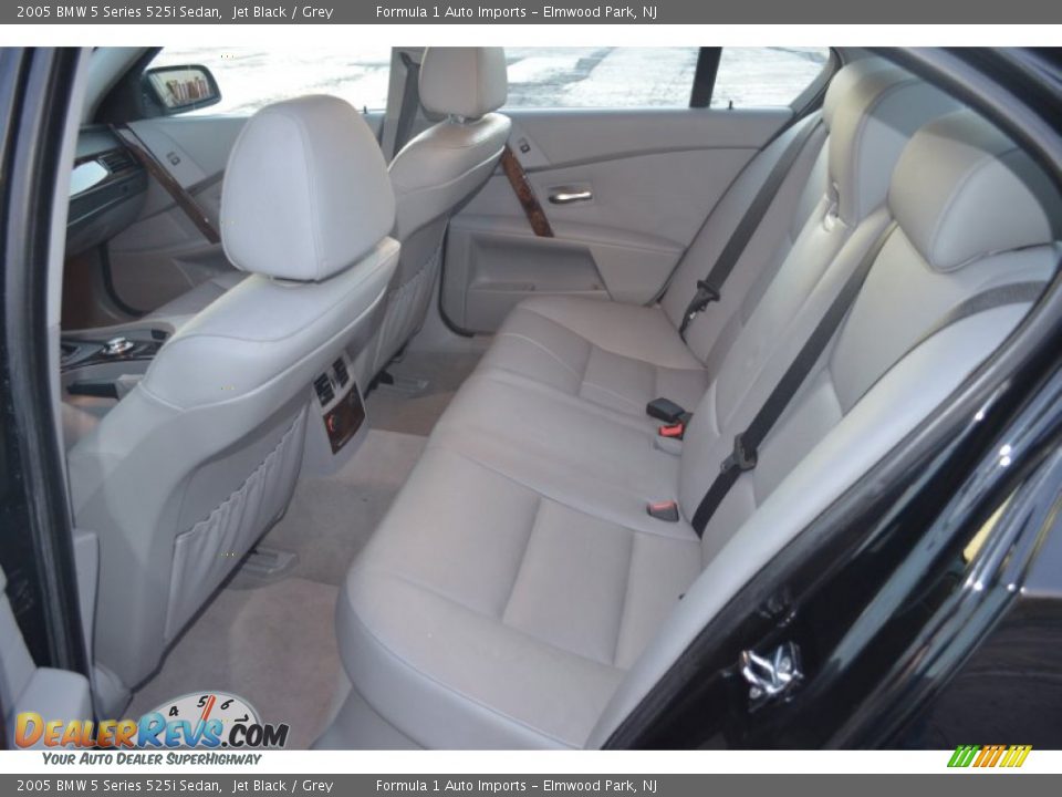 2005 BMW 5 Series 525i Sedan Jet Black / Grey Photo #25