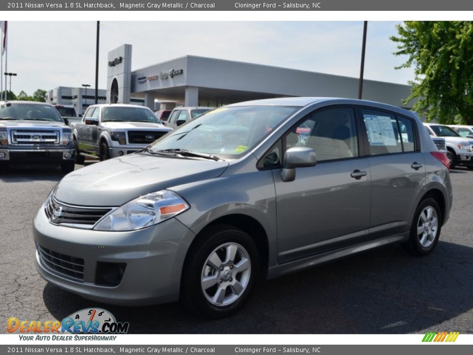 2011 Nissan Versa 1.8 SL Hatchback Magnetic Gray Metallic / Charcoal Photo #6