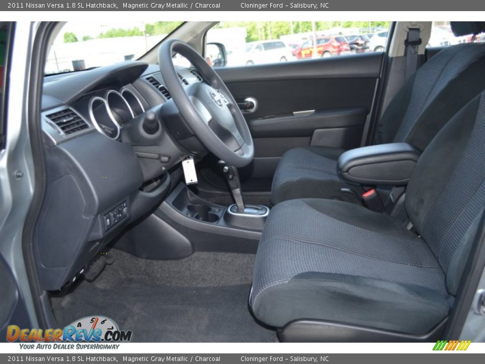 2011 Nissan Versa 1.8 SL Hatchback Magnetic Gray Metallic / Charcoal Photo #10