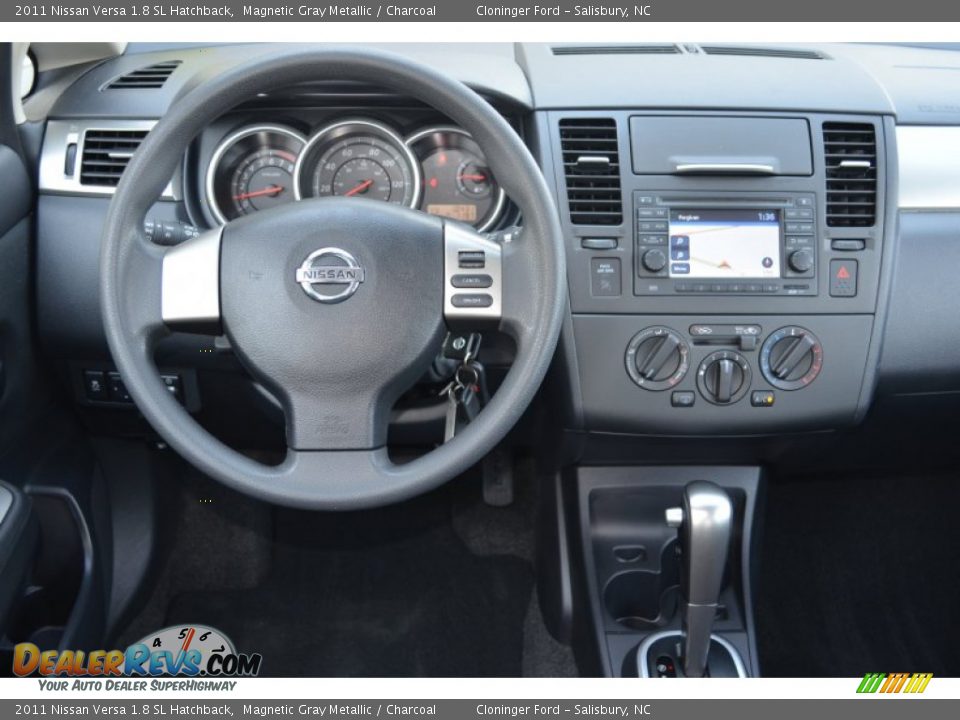 2011 Nissan Versa 1.8 SL Hatchback Magnetic Gray Metallic / Charcoal Photo #20