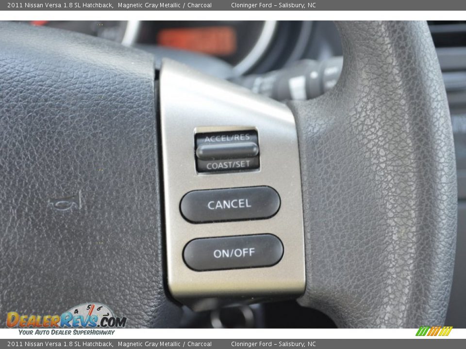 2011 Nissan Versa 1.8 SL Hatchback Magnetic Gray Metallic / Charcoal Photo #22