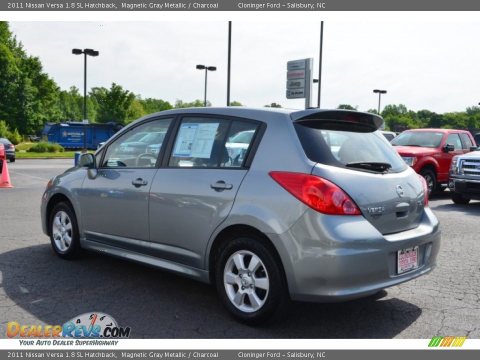 2011 Nissan Versa 1.8 SL Hatchback Magnetic Gray Metallic / Charcoal Photo #30