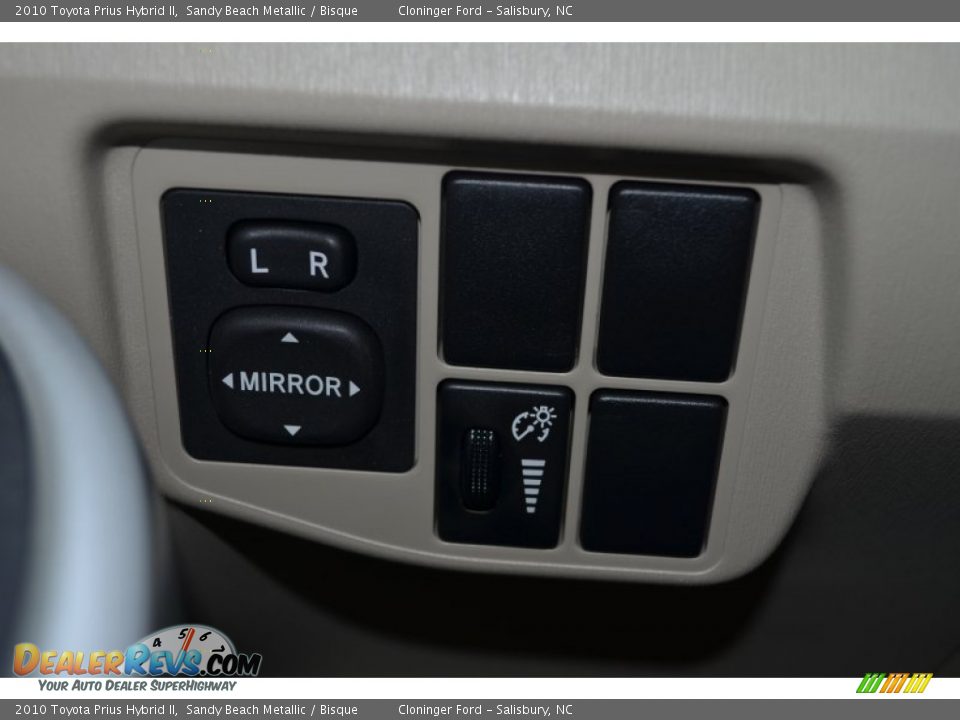 2010 Toyota Prius Hybrid II Sandy Beach Metallic / Bisque Photo #20