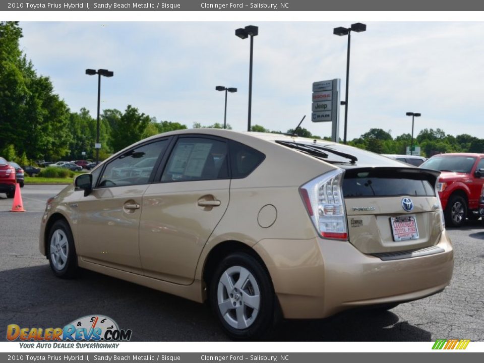 2010 Toyota Prius Hybrid II Sandy Beach Metallic / Bisque Photo #31