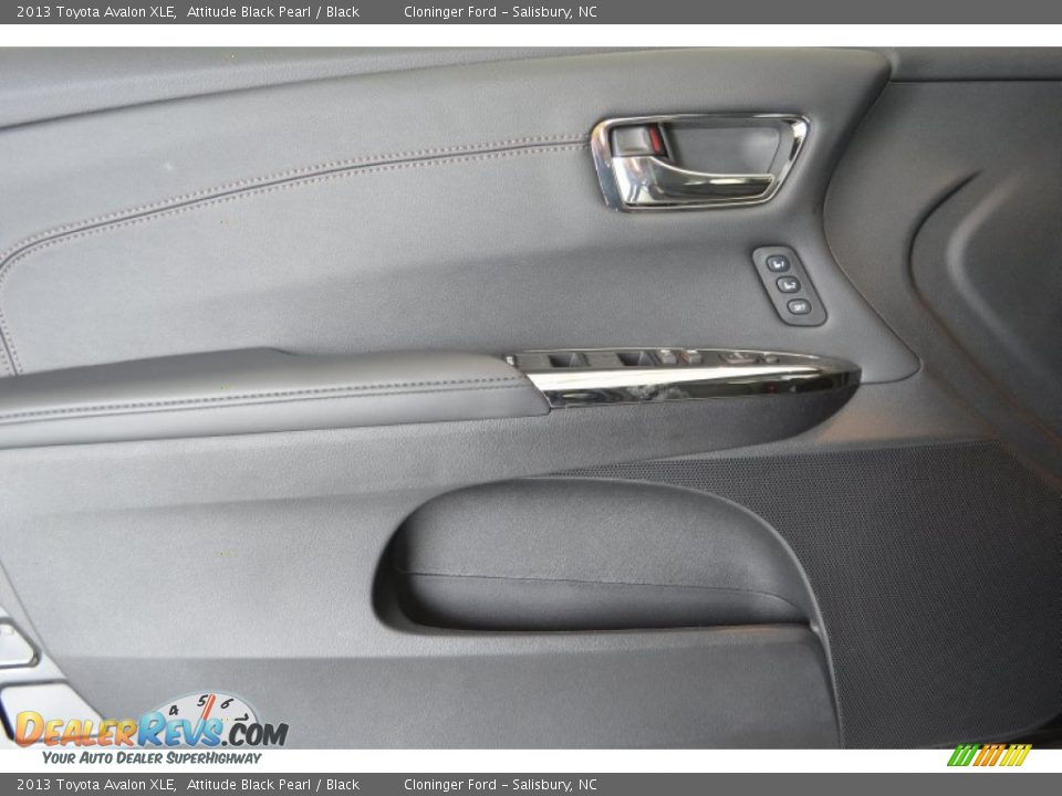 2013 Toyota Avalon XLE Attitude Black Pearl / Black Photo #4