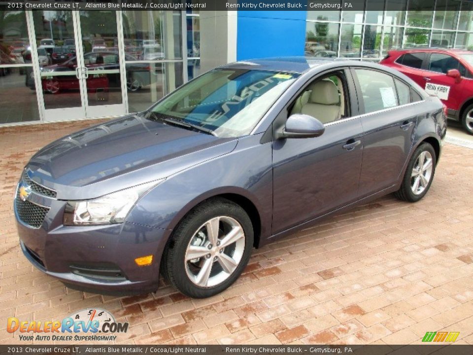 Front 3/4 View of 2013 Chevrolet Cruze LT Photo #10