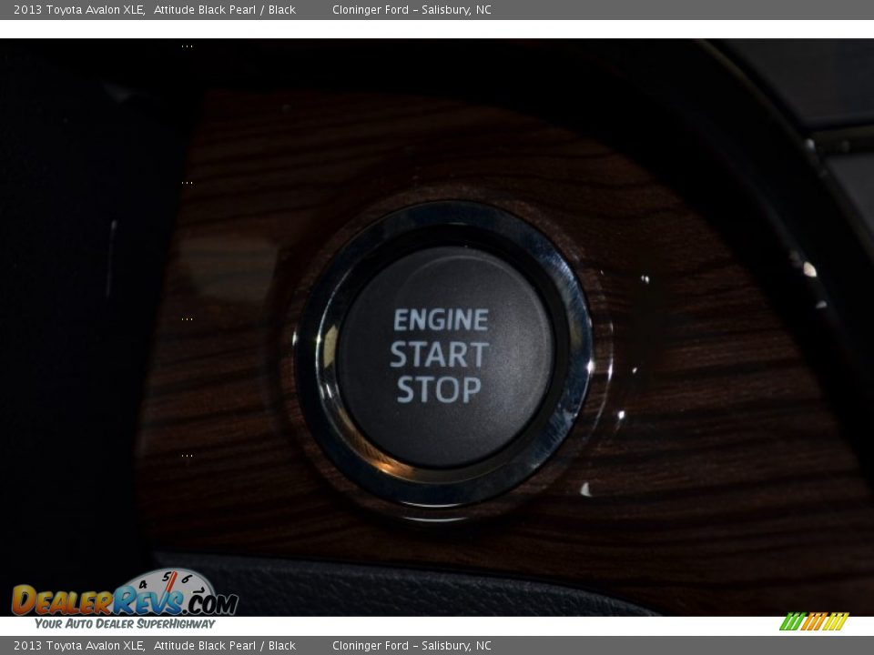 2013 Toyota Avalon XLE Attitude Black Pearl / Black Photo #20