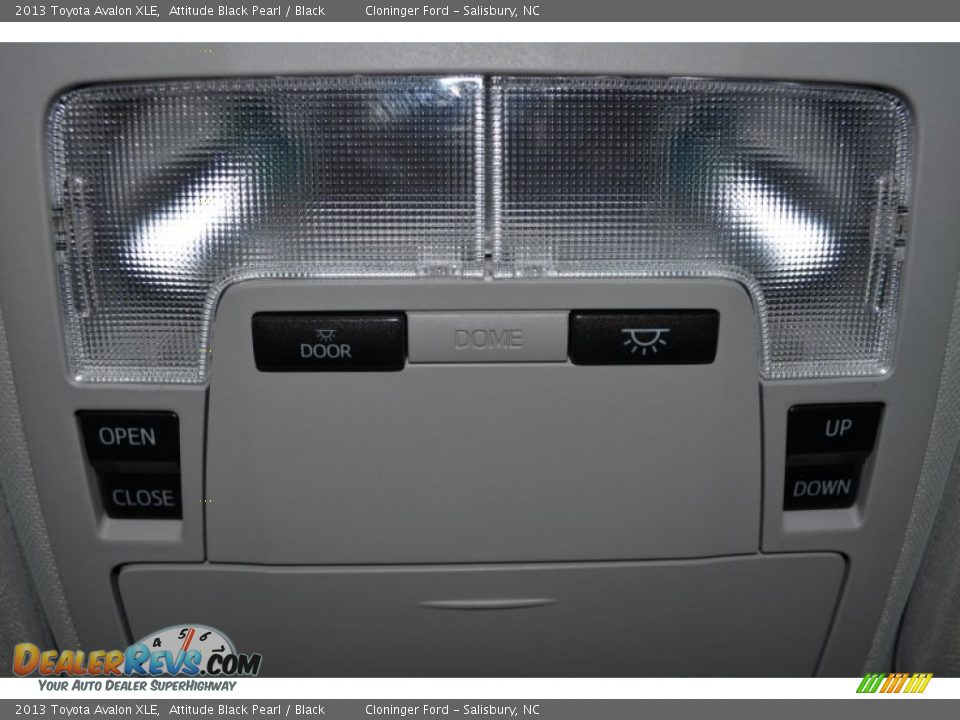 2013 Toyota Avalon XLE Attitude Black Pearl / Black Photo #23
