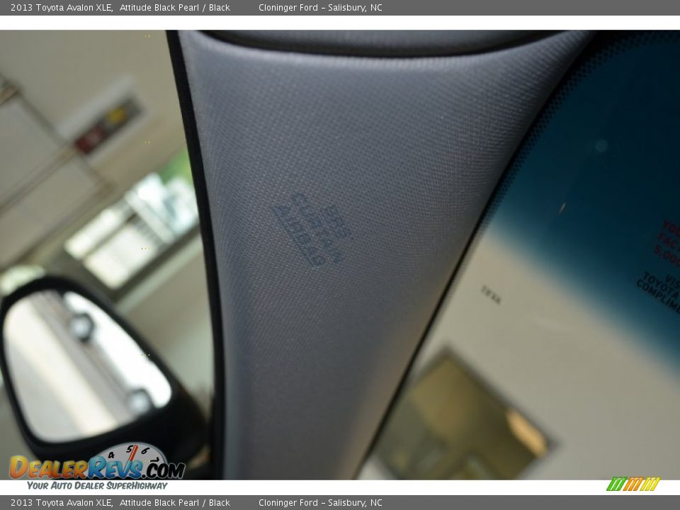 2013 Toyota Avalon XLE Attitude Black Pearl / Black Photo #24