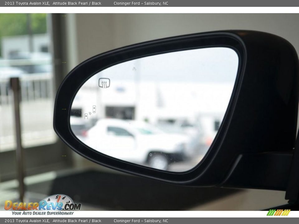 2013 Toyota Avalon XLE Attitude Black Pearl / Black Photo #25