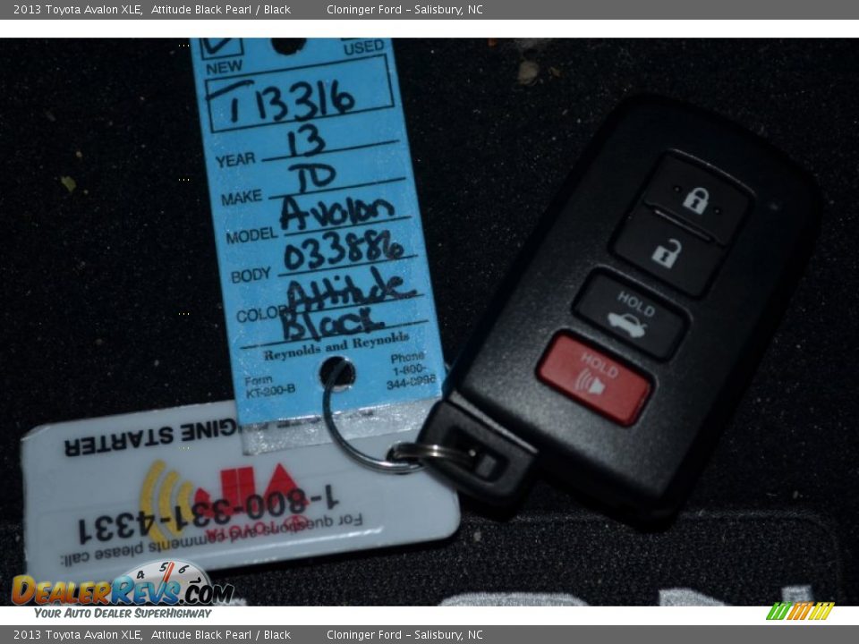 2013 Toyota Avalon XLE Attitude Black Pearl / Black Photo #26