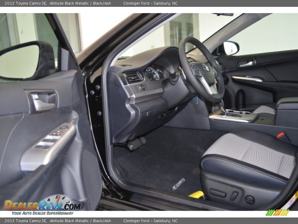 2013 Toyota Camry SE Attitude Black Metallic / Black/Ash Photo #4