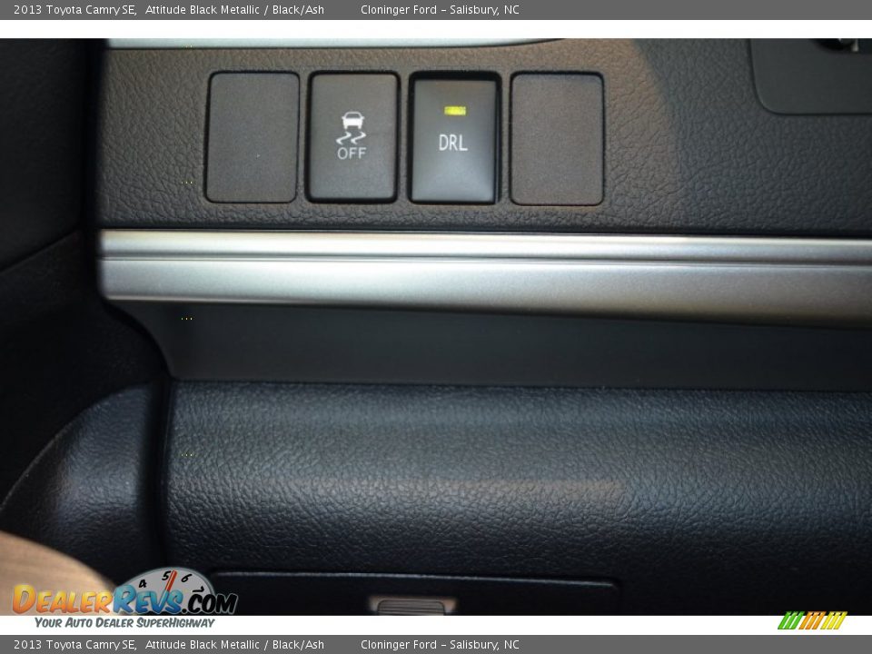 2013 Toyota Camry SE Attitude Black Metallic / Black/Ash Photo #16