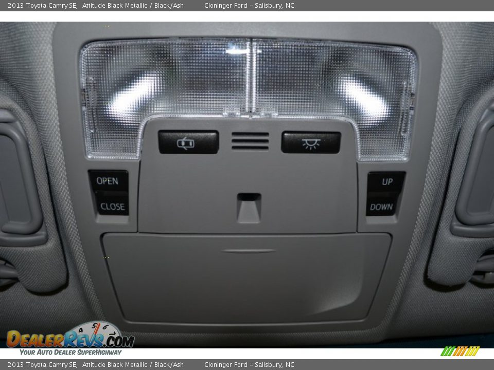 2013 Toyota Camry SE Attitude Black Metallic / Black/Ash Photo #17