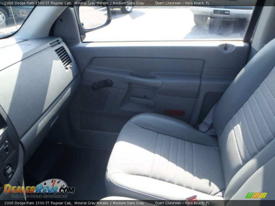 2006 Dodge Ram 1500 ST Regular Cab Mineral Gray Metallic / Medium Slate Gray Photo #17