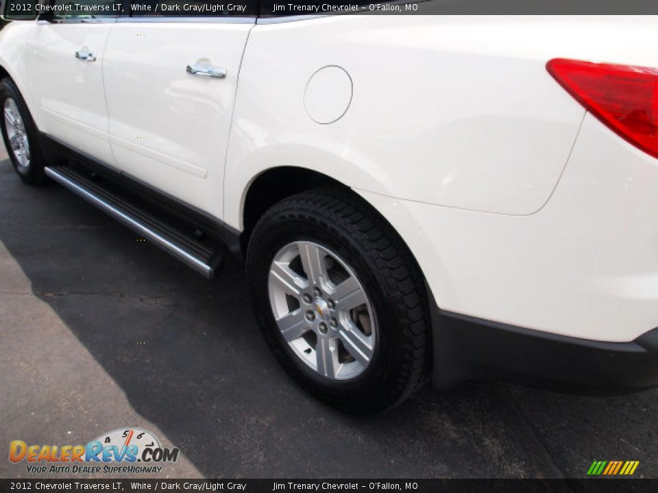 2012 Chevrolet Traverse LT White / Dark Gray/Light Gray Photo #4