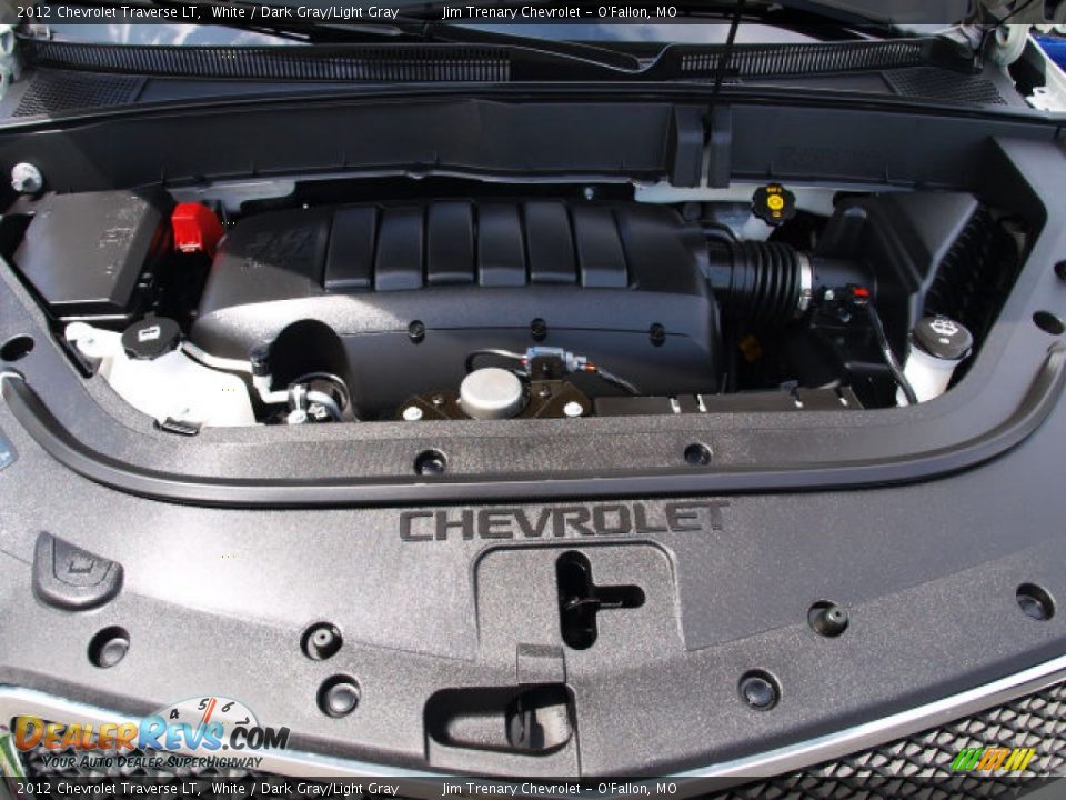 2012 Chevrolet Traverse LT White / Dark Gray/Light Gray Photo #7