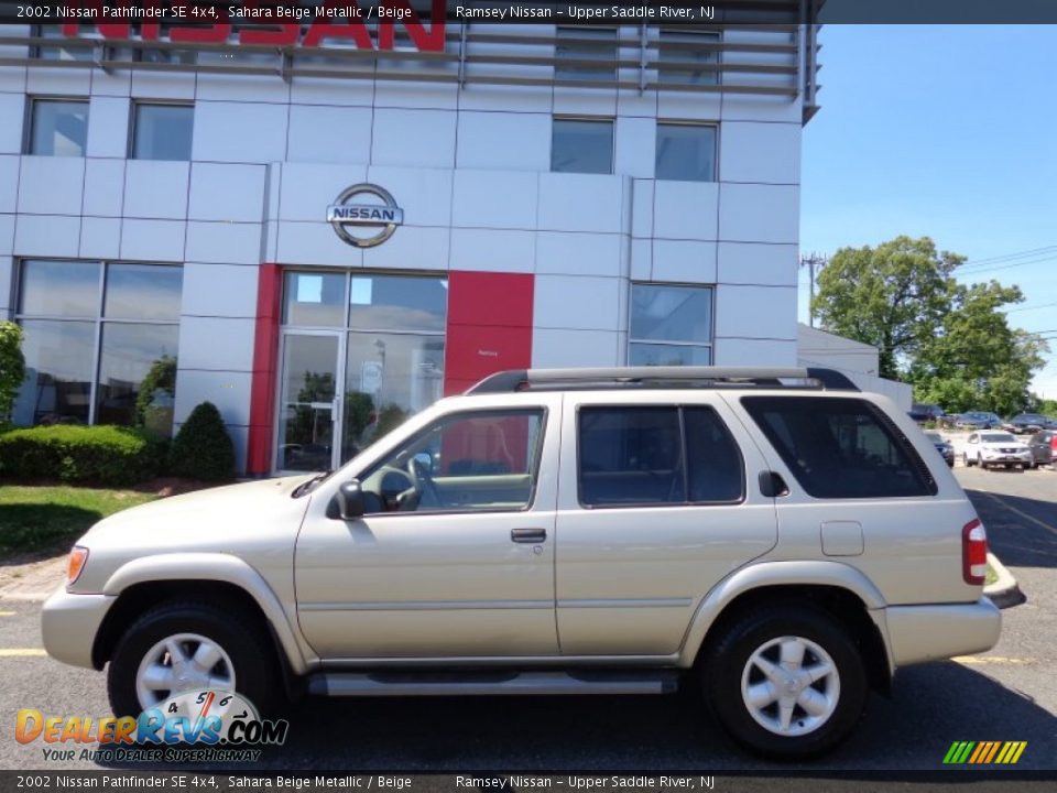 2002 Nissan Pathfinder SE 4x4 Sahara Beige Metallic / Beige Photo #2