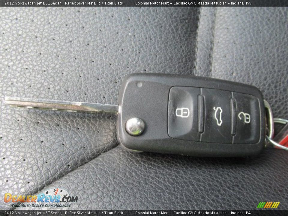 2012 Volkswagen Jetta SE Sedan Reflex Silver Metallic / Titan Black Photo #16