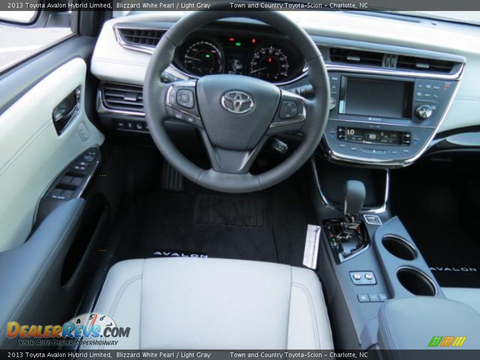 2013 Toyota Avalon Hybrid Limited Blizzard White Pearl / Light Gray Photo #5