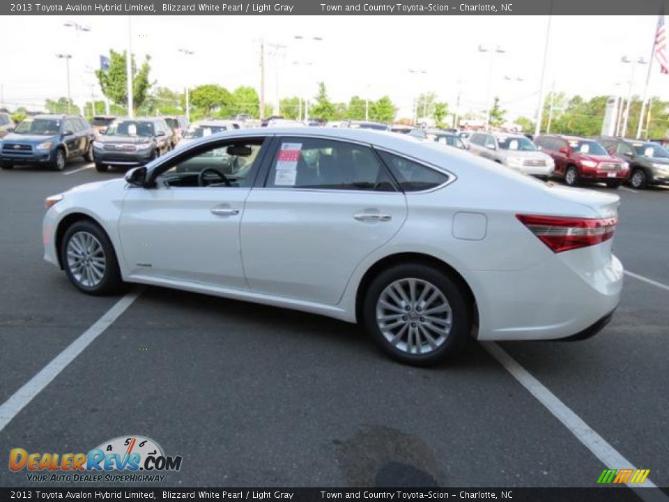 2013 Toyota Avalon Hybrid Limited Blizzard White Pearl / Light Gray Photo #22