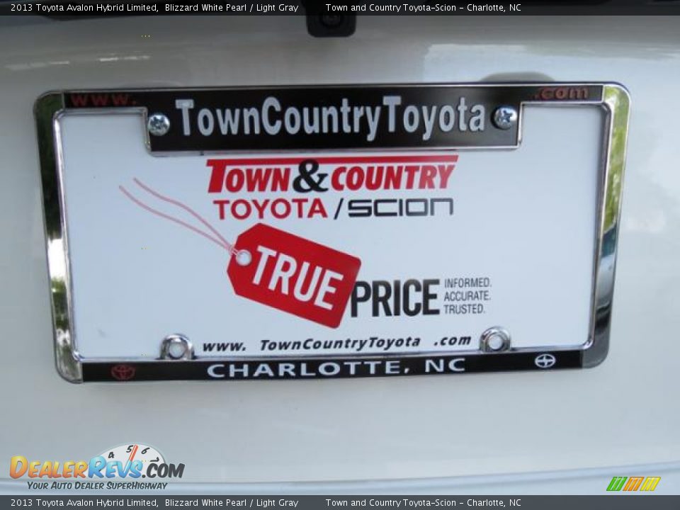 2013 Toyota Avalon Hybrid Limited Blizzard White Pearl / Light Gray Photo #24