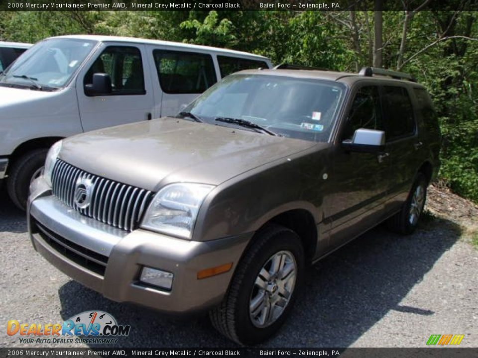 2006 Mercury Mountaineer Premier AWD Mineral Grey Metallic / Charcoal Black Photo #3
