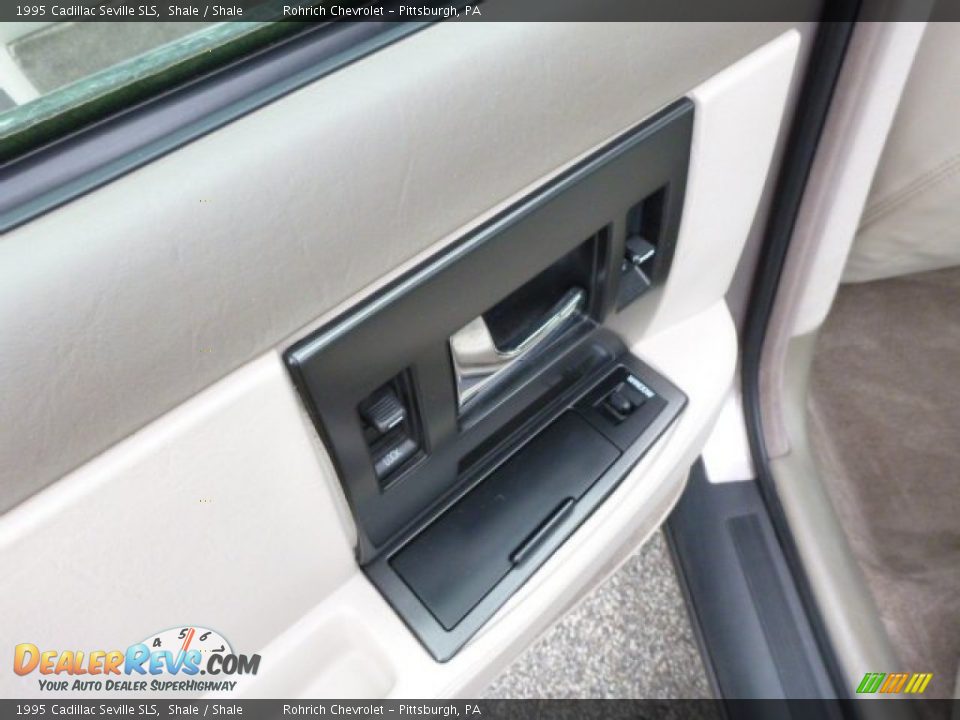 1995 Cadillac Seville SLS Shale / Shale Photo #15