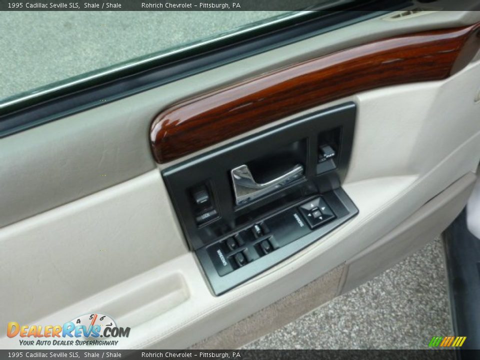 1995 Cadillac Seville SLS Shale / Shale Photo #16