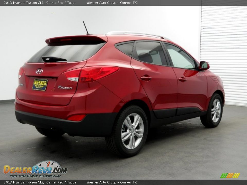 2013 Hyundai Tucson GLS Garnet Red / Taupe Photo #2