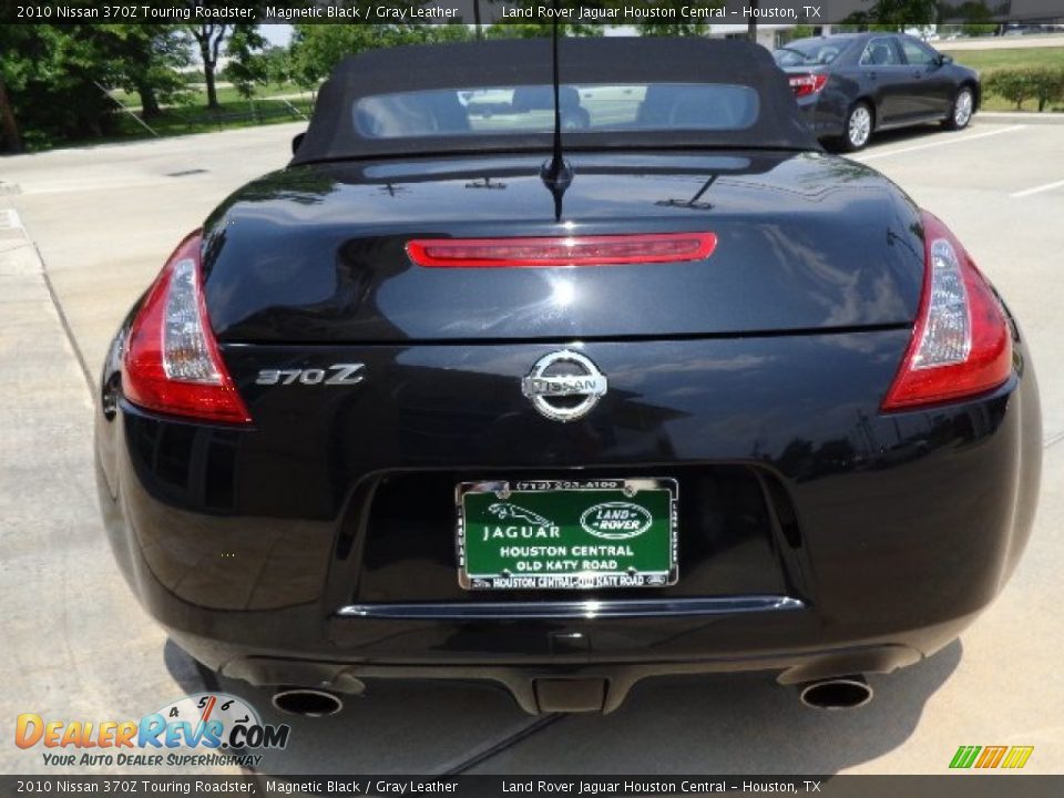 2010 Nissan 370Z Touring Roadster Magnetic Black / Gray Leather Photo #10