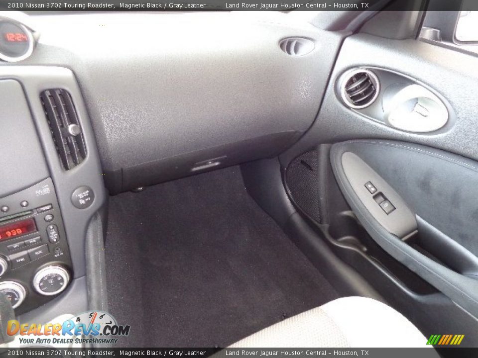 2010 Nissan 370Z Touring Roadster Magnetic Black / Gray Leather Photo #12