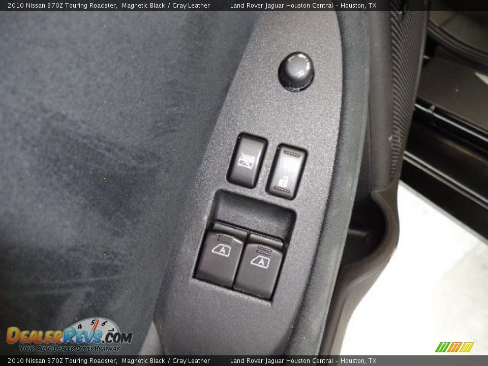 2010 Nissan 370Z Touring Roadster Magnetic Black / Gray Leather Photo #16