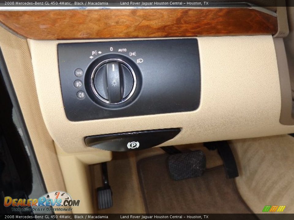 Controls of 2008 Mercedes-Benz GL 450 4Matic Photo #36