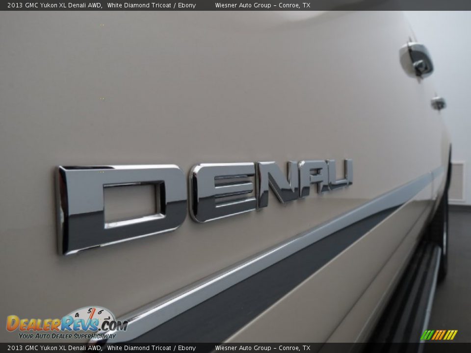 2013 GMC Yukon XL Denali AWD White Diamond Tricoat / Ebony Photo #8