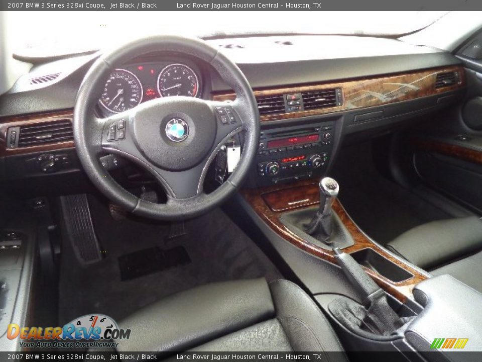 Dashboard of 2007 BMW 3 Series 328xi Coupe Photo #2