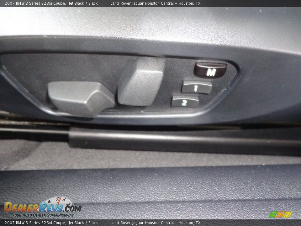 Controls of 2007 BMW 3 Series 328xi Coupe Photo #21