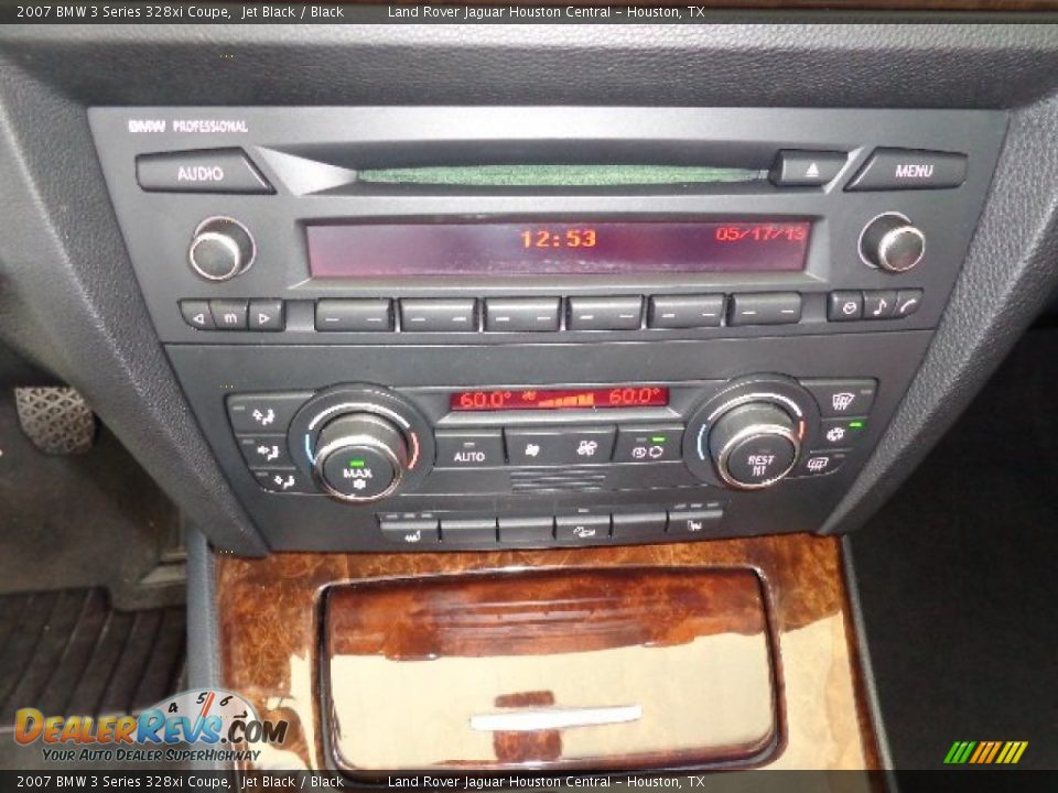 Controls of 2007 BMW 3 Series 328xi Coupe Photo #31