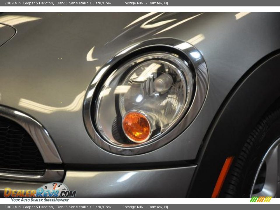 2009 Mini Cooper S Hardtop Dark Silver Metallic / Black/Grey Photo #2