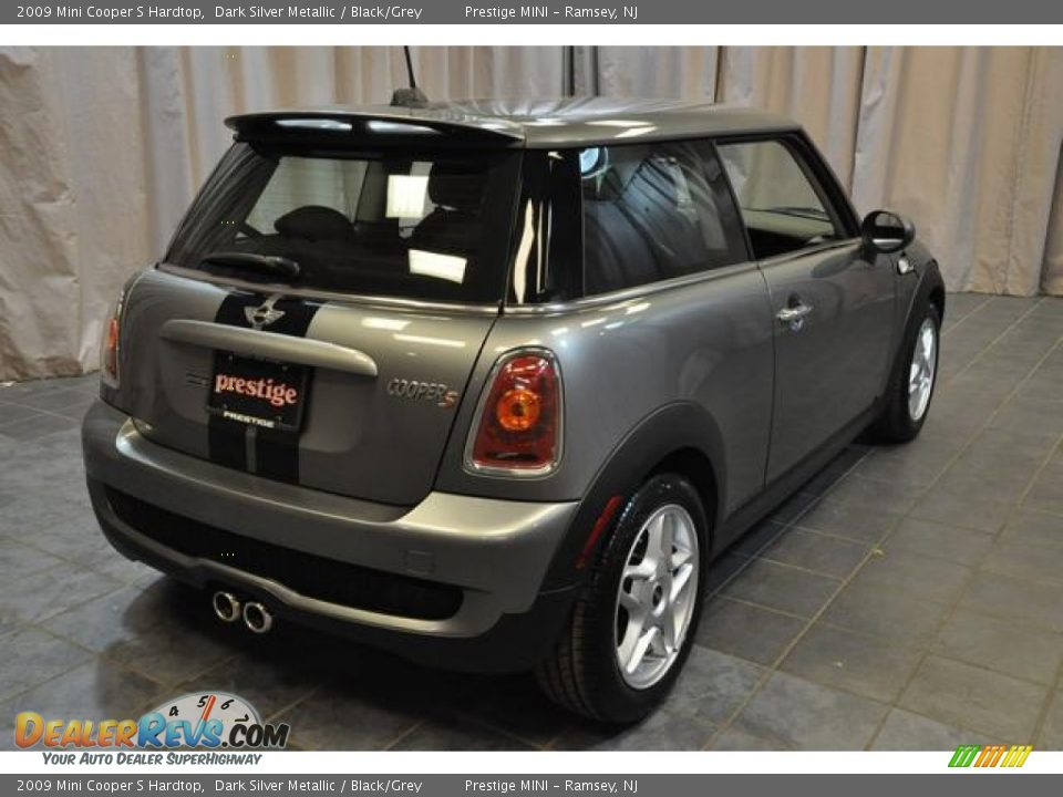 2009 Mini Cooper S Hardtop Dark Silver Metallic / Black/Grey Photo #14